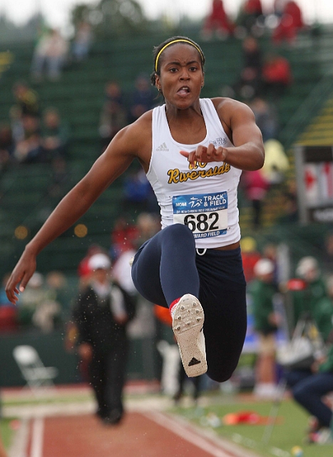 2011NCAA WestFri-007.JPG - 2011 NCAA West Preliminary Track and Field, May 26-28, Hayward Field, Eugene, OR.